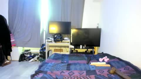 Snapshot of emliyjamesmjb chatting on 02-13-25, 10:44 emliyjamesmjb online show from 02-13-25, 10:44