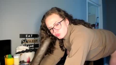 Snapshot of emliyjamesmjb chatting on 03-04-25, 12:22 emliyjamesmjb online show from 03-04-25, 12:22
