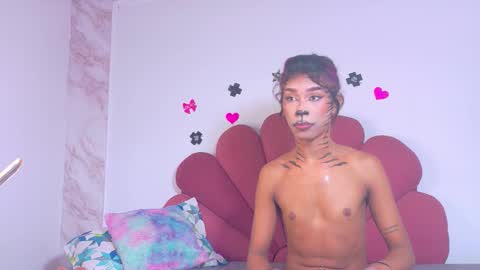 Snapshot of emma__10 chatting on 10-30-25, 04:08 Emma online show from 10-30-25, 04:08