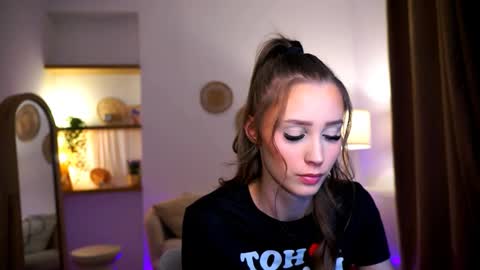 Snapshot of emma__cutiee chatting on 01-12-25, 02:14 Your Emma online show from 01-12-25, 02:14