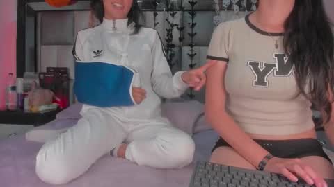 Snapshot of emma__js_ chatting on 10-24-25, 03:52 emma__js_ online show from 10-24-25, 03:52