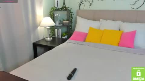 Snapshot of emma__peach chatting on 06-25-26, 07:35 emma__peach online show from 06-25-26, 07:35