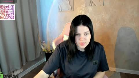 Emma online show from 04-28-26, 01:48