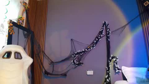 Snapshot of emma_and_aysha chatting on 11-03-25, 04:08 emma_and_aysha online show from 11-03-25, 04:08