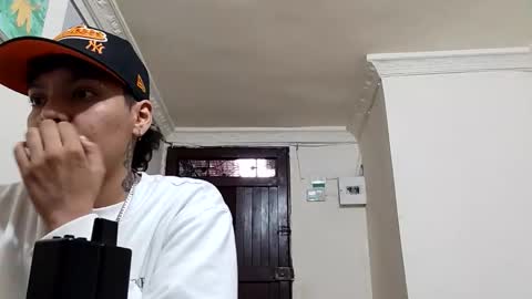 emma_and_thom online show from 02-16-26, 09:44