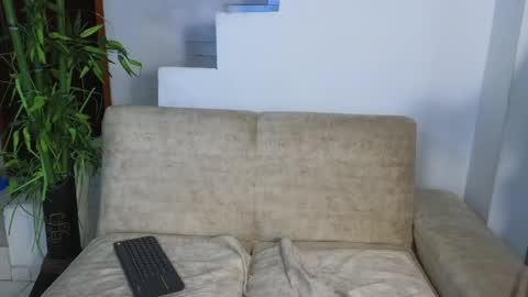 Snapshot of emma_blue_ chatting on 04-30-26, 03:02 Emma Blue modelo independiente online show from 04-30-26, 03:02