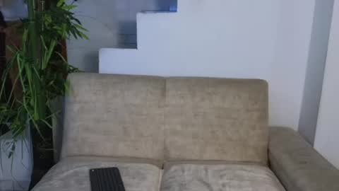 Snapshot of emma_blue_ chatting on 07-22-26, 06:05 Emma Blue modelo independiente online show from 07-22-26, 06:05