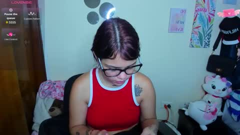 emma_boo_ online show from 11-25-25, 05:57