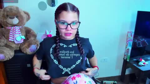 emma_boo_ online show from 04-25-26, 02:58