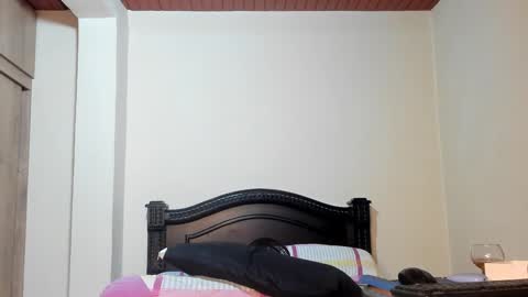 Snapshot of emma_brown777 chatting on 01-25-25, 01:43 ALBA  online show from 01-25-25, 01:43