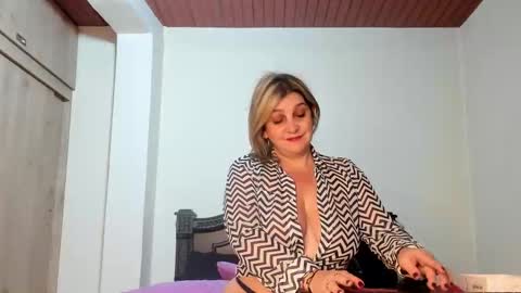 Snapshot of emma_brown777 chatting on 02-16-25, 10:32 ALBA  online show from 02-16-25, 10:32