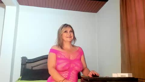 Snapshot of emma_brown777 chatting on 02-20-25, 10:26 ALBA  online show from 02-20-25, 10:26