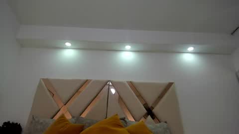 Snapshot of emma_castilloo chatting on 08-02-26, 09:13 Emma Castillo online show from 08-02-26, 09:13