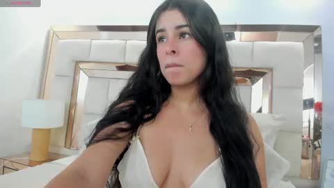 Snapshot of emma_castilloo chatting on 08-04-26, 06:10 Emma Castillo online show from 08-04-26, 06:10