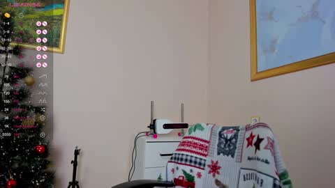 Snapshot of emma_clon chatting on 12-21-24, 02:09 Emma online show from 12-21-24, 02:09