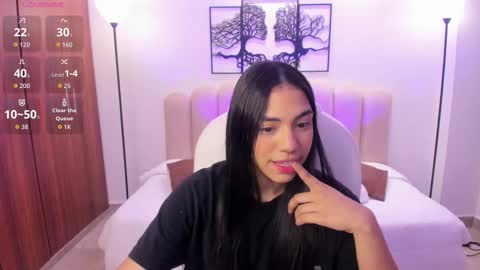 Snapshot of emma_connor1 chatting on 11-07-25, 11:21 Emma online show from 11-07-25, 11:21