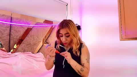 EMMA  online show from 12-16-25, 10:37