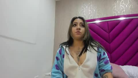 EMMA  online show from 01-18-26, 12:42