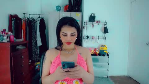 Snapshot of emma_diva chatting on 10-17-25, 10:12 emma online show from 10-17-25, 10:12