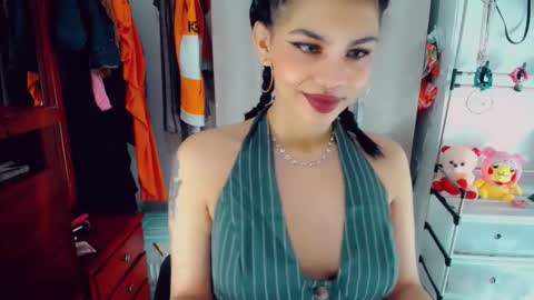 Snapshot of emma_diva chatting on 11-09-25, 04:05 emma online show from 11-09-25, 04:05