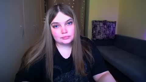 Snapshot of emma_dorn chatting on 06-12-26, 04:22 Eva online show from 06-12-26, 04:22