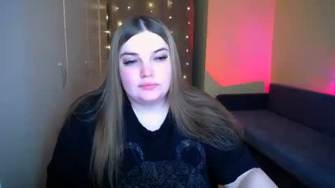 Snapshot of emma_dorn chatting on 06-28-26, 11:27 Eva online show from 06-28-26, 11:27