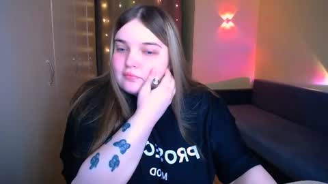 Snapshot of emma_dorn chatting on 07-19-26, 02:10 Eva online show from 07-19-26, 02:10
