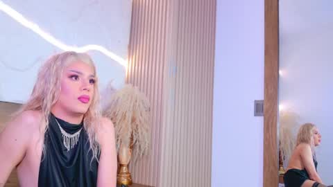 Snapshot of emma_dragon chatting on 05-12-26, 11:57 emma_dragon online show from 05-12-26, 11:57
