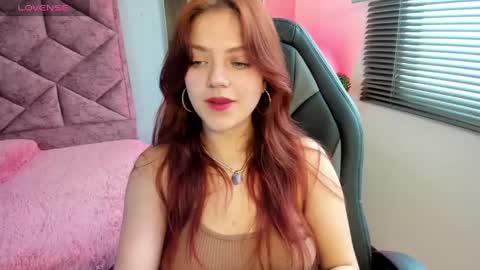 Snapshot of emma_ford1 chatting on 01-03-25, 04:59 Emma  online show from 01-03-25, 04:59