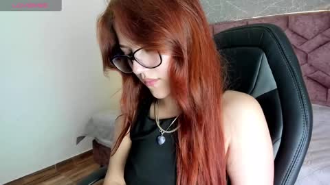 Snapshot of emma_ford1 chatting on 01-11-25, 09:15 Emma  online show from 01-11-25, 09:15