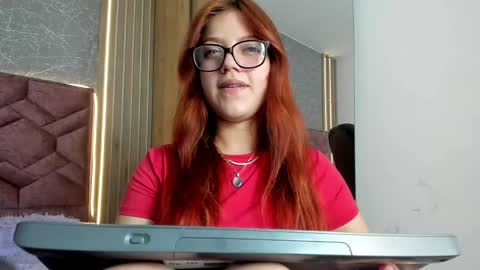 Snapshot of emma_ford1 chatting on 02-02-25, 09:40 Emma  online show from 02-02-25, 09:40