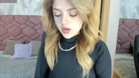 Snapshot of emma_ford1 chatting on 10-07-25, 05:59 Emma  online show from 10-07-25, 05:59