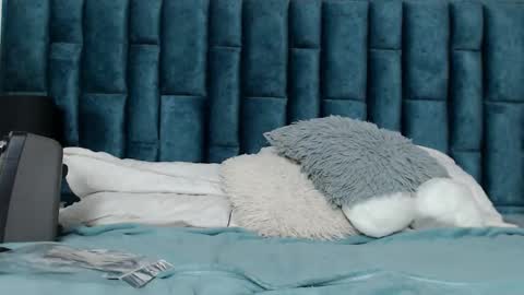 Emma online show from 10-29-25, 08:43