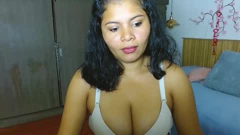 Snapshot of emma_hassani chatting on 02-25-26, 01:54 Tell me Emma online show from 02-25-26, 01:54