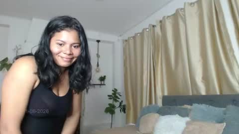 Snapshot of emma_hassani chatting on 06-12-26, 01:32 Tell me Emma online show from 06-12-26, 01:32