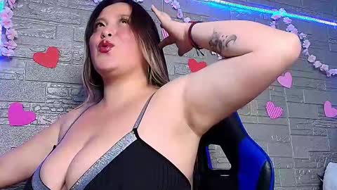 Emma Miel  online show from 12-15-25, 12:15