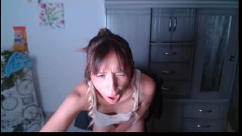 Snapshot of emma_jan_ chatting on 05-19-26, 05:36 Emma jan online show from 05-19-26, 05:36