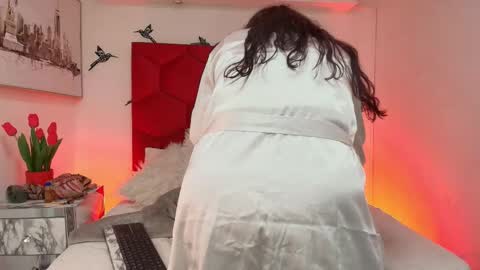 Snapshot of emma_jhomson chatting on 02-24-26, 12:58 Emma 3 online show from 02-24-26, 12:58