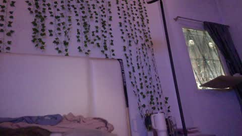 emma_johnson_ online show from 10-28-25, 01:20