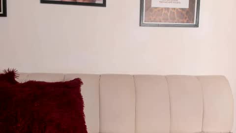 emma_jonness online show from 04-06-26, 05:47