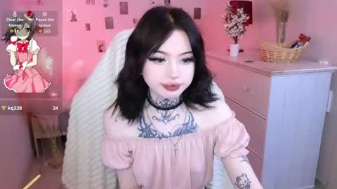 Snapshot of emma_kirks chatting on 06-09-26, 12:50 emma_kirks online show from 06-09-26, 12:50