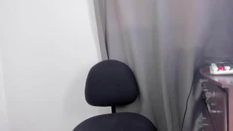 Snapshot of emma_lean chatting on 07-18-26, 08:12 whises lits online show from 07-18-26, 08:12