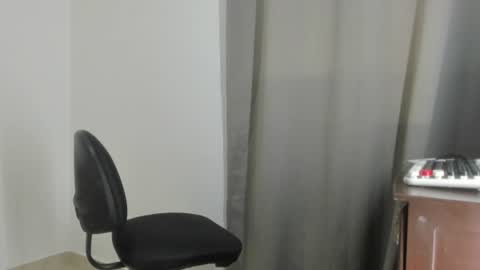 Snapshot of emma_lean chatting on 07-24-26, 11:03 whises lits online show from 07-24-26, 11:03