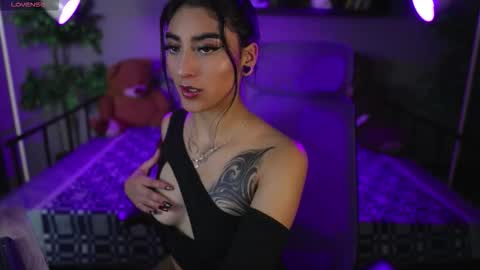 Emma online show from 12-22-25, 04:53