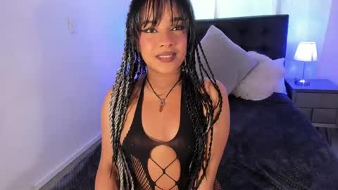 Snapshot of emma_martiin chatting on 04-20-26, 07:04 Im Emma online show from 04-20-26, 07:04
