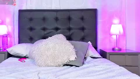 Snapshot of emma_martiin chatting on 07-02-26, 03:23 Im Emma online show from 07-02-26, 03:23