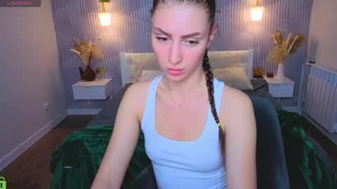 Snapshot of emma_myer chatting on 04-30-26, 02:07 Emma Myer online show from 04-30-26, 02:07