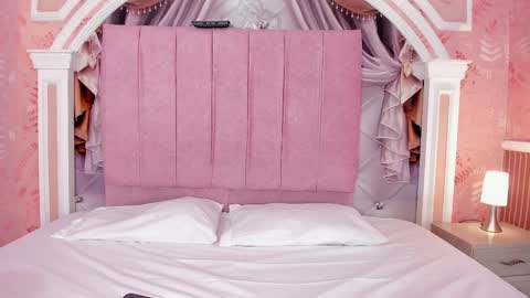 Snapshot of emma_pink__ chatting on 03-07-26, 12:02 EMMA online show from 03-07-26, 12:02