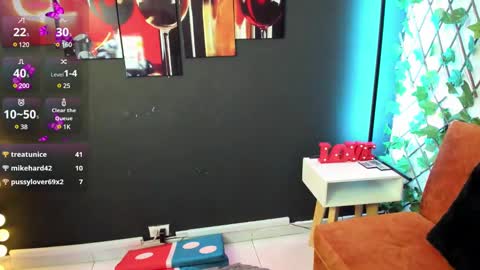 Snapshot of emma_s3xxy chatting on 02-11-25, 06:55 emma online show from 02-11-25, 06:55