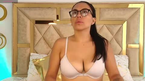 Snapshot of emma_sanz__ chatting on 02-03-26, 12:32 Emma Sanz online show from 02-03-26, 12:32